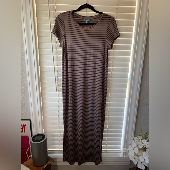 Dresses & Skirts - Ladies Maxi Dress